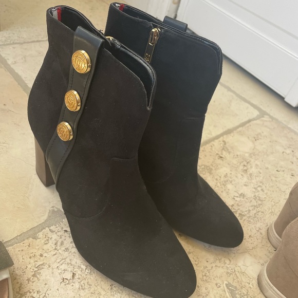Tommy Hilfiger booties size 10 EUC - Picture 1 of 4